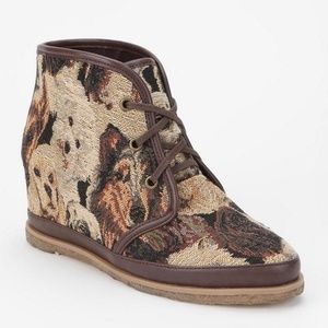 80%20 Eliotte Tapestry Ankle Boot